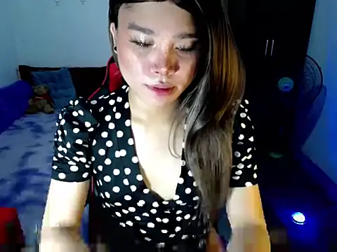 Urassiansweetcummer online show from March 29, 3:39 am