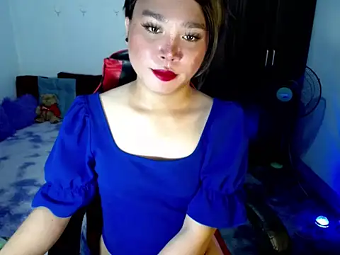 Snapshot of Urassiansweetcummer chatting on April 11, 2:38 am Urassiansweetcummer online show from April 11, 2:38 am