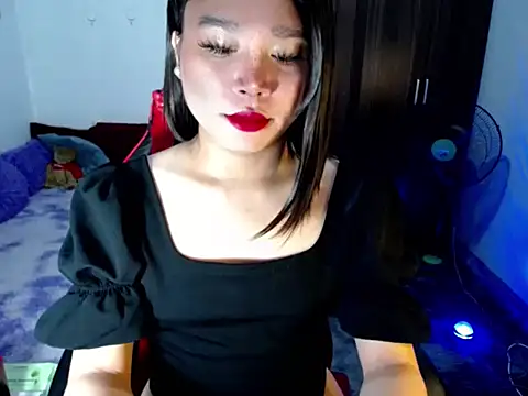 Snapshot of Urassiansweetcummer chatting on May 11, 9:56 pm Urassiansweetcummer online show from May 11, 9:56 pm