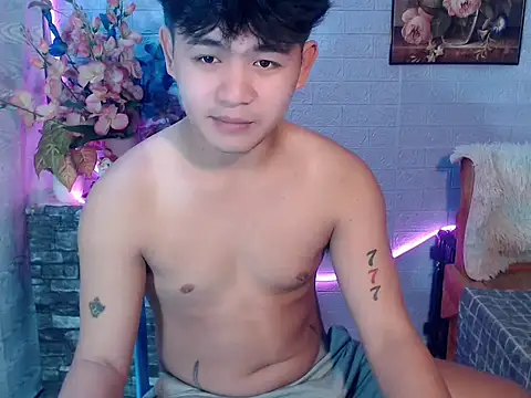 Snapshot of Albertx_Destroyer69 chatting on June 23, 12:30 am Albertx Destroyer69 online show from June 23, 12:30 am
