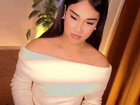 Snapshot of magnificent_kitana chatting on June 24, 6:07 pm magnificent kitana online show from June 24, 6:07 pm