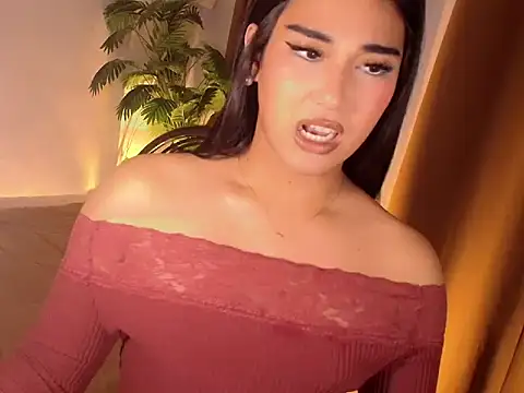 Snapshot of magnificent_kitana chatting on June 29, 8:31 pm magnificent kitana online show from June 29, 8:31 pm
