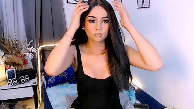 Snapshot of Zialustts chatting on November 14, 3:55 pm Zialustts online show from November 14, 3:55 pm