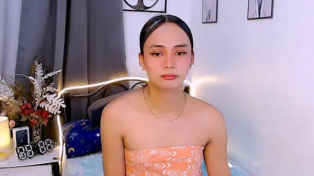 Snapshot of Zialustts chatting on November 23, 2:00 am Zialustts online show from November 23, 2:00 am