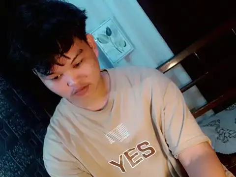 Snapshot of Reynelcock chatting on October 10, 12:31 am Reynelcock online show from October 10, 12:31 am