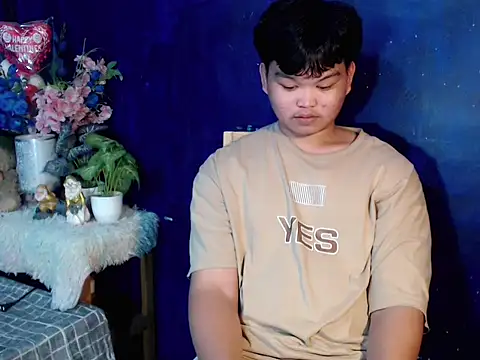 Snapshot of Reynelcock chatting on October 13, 2:28 pm Reynelcock online show from October 13, 2:28 pm