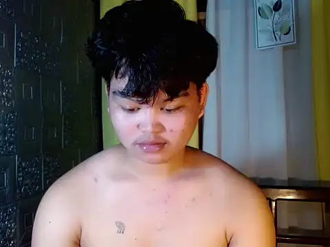 Snapshot of Reynelcock chatting on October 18, 7:20 am Reynelcock online show from October 18, 7:20 am