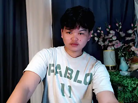 Snapshot of Reynelcock chatting on October 27, 3:43 am Reynelcock online show from October 27, 3:43 am