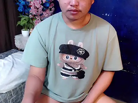 Reynelcock online show from March 22, 7:06 pm