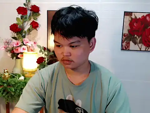 Reynelcock online show from May 5, 4:31 am