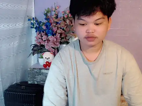Reynelcock online show from May 15, 5:36 am