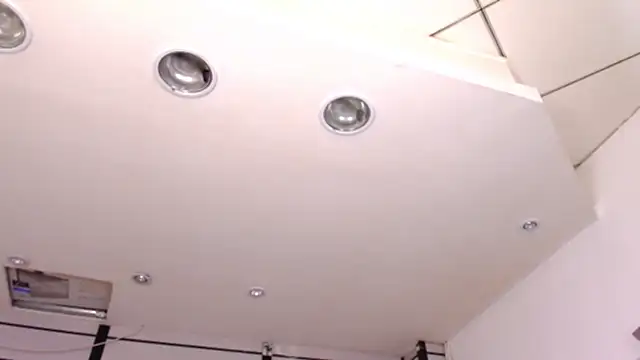 SarraRay online show from January 17, 6:11 pm