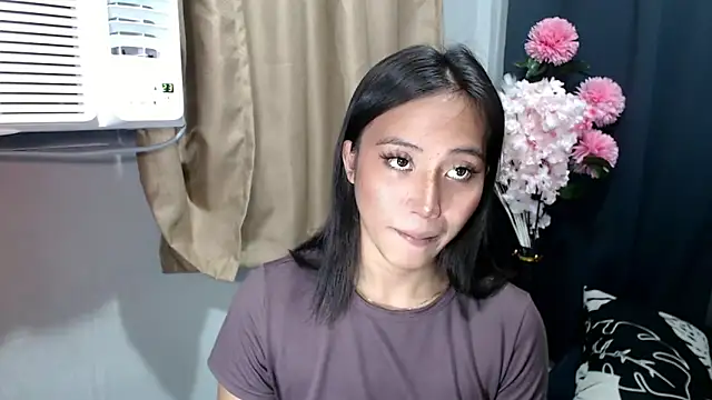 Snapshot of sweetiie_caren chatting on October 1, 5:24 am sweetiie caren online show from October 1, 5:24 am