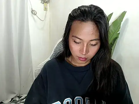 sweetiie caren online show from May 3, 4:51 am