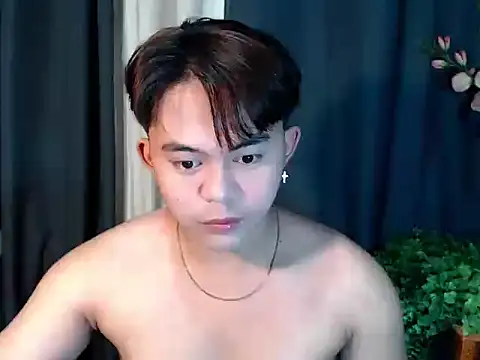 Snapshot of urguy_toshi chatting on April 14, 8:48 pm urguy toshi online show from April 14, 8:48 pm
