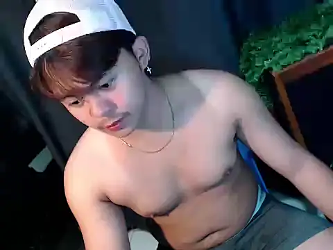 Snapshot of urguy_toshi chatting on May 2, 6:57 pm urguy toshi online show from May 2, 6:57 pm