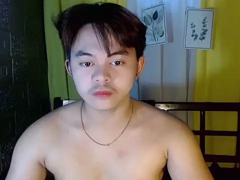 Snapshot of urguy_toshi chatting on May 11, 2:01 pm urguy toshi online show from May 11, 2:01 pm