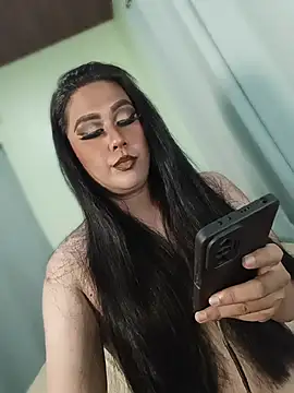 Snapshot of mistress_loy chatting on June 19, 5:45 am mistress loy online show from June 19, 5:45 am