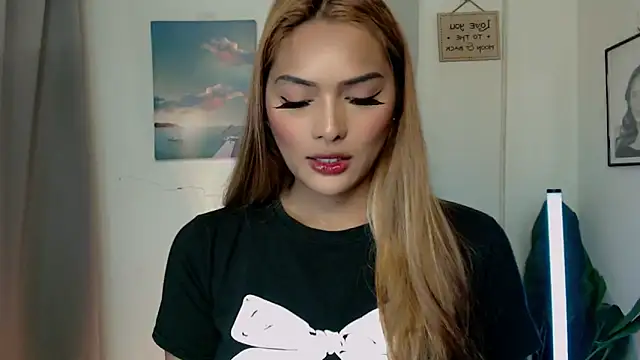 Wena Larson88 online show from September 18, 9:11 am