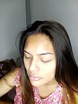 Wena Larson88 online show from November 3, 6:09 pm