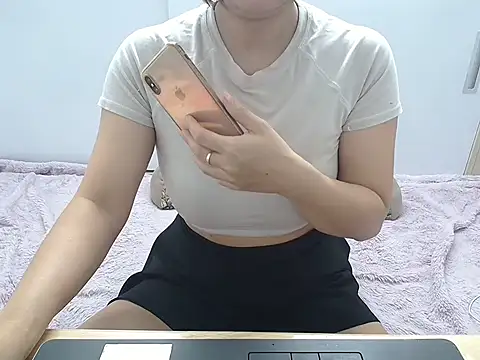 Amiee Showhottie online show from October 20, 1:06 am