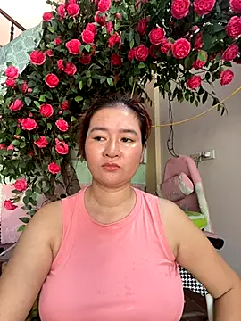 Snapshot of Bollozzy_89 chatting on October 17, 5:21 am Bollozzy 89 online show from October 17, 5:21 am