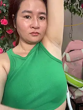 Snapshot of Bollozzy_89 chatting on October 19, 3:51 am Bollozzy 89 online show from October 19, 3:51 am