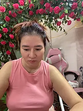 Snapshot of Bollozzy_89 chatting on October 21, 4:57 am Bollozzy 89 online show from October 21, 4:57 am