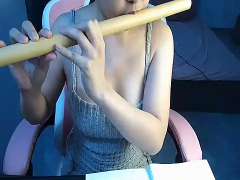 Snapshot of Ori-Yannie chatting on October 31, 6:14 am Ori-Yannie online show from October 31, 6:14 am