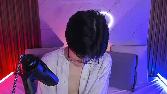 luixdust  online show from September 26, 7:01 am