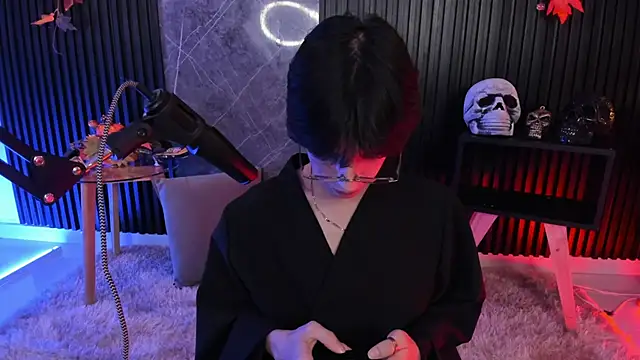 luixdust  online show from October 23, 3:39 am