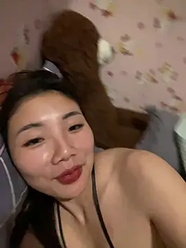 D2sweet online show from March 14, 7:30 pm