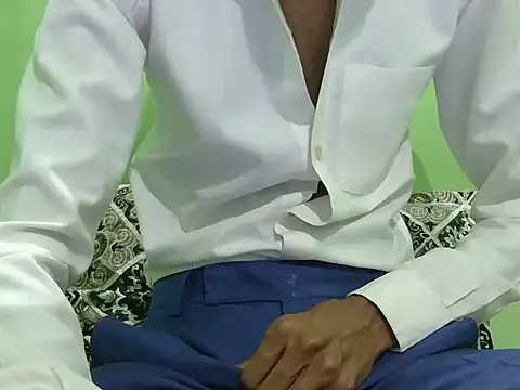 Snapshot of rockyy23boy chatting on October 29, 9:49 pm rockyy23boy online show from October 29, 9:49 pm