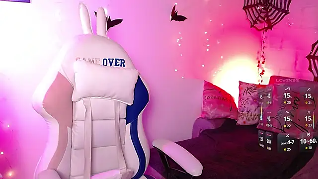 Snapshot of hinnata_lovely chatting on October 15, 12:05 pm hinnata lovely online show from October 15, 12:05 pm