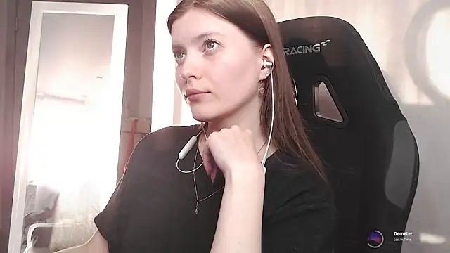 cute elfy  online show from September 21, 2:40 pm