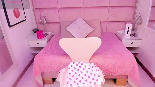 Janah Myers online show from November 12, 1:33 pm