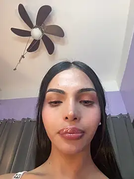 AdrianaMillers online show from June 19, 10:30 am
