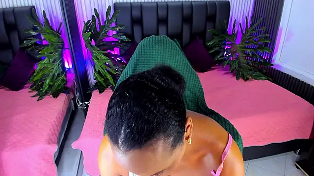 Snapshot of AriebonyBrooke chatting on October 8, 11:41 am AriebonyBrooke online show from October 8, 11:41 am