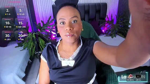 Snapshot of AriebonyBrooke chatting on October 24, 11:39 am AriebonyBrooke online show from October 24, 11:39 am