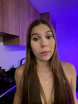 Snapshot of Nikii__ chatting on December 14, 1:11 am Nikii online show from December 14, 1:11 am