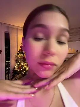 Snapshot of Nikii__ chatting on December 21, 5:03 am Nikii online show from December 21, 5:03 am