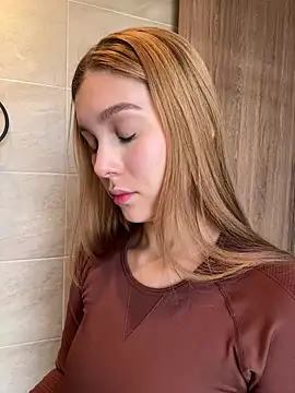 Snapshot of Nikii__ chatting on January 19, 4:00 pm Nikii online show from January 19, 4:00 pm