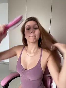 Snapshot of Nikii__ chatting on February 7, 5:27 pm Nikii online show from February 7, 5:27 pm