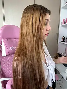 Snapshot of Nikii__ chatting on February 24, 4:05 pm Nikii online show from February 24, 4:05 pm