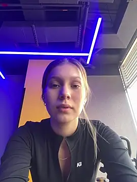 Snapshot of Nikii__ chatting on April 9, 4:56 pm Nikii online show from April 9, 4:56 pm