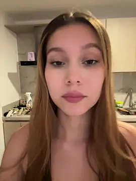 Snapshot of Nikii__ chatting on April 19, 1:05 am Nikii online show from April 19, 1:05 am