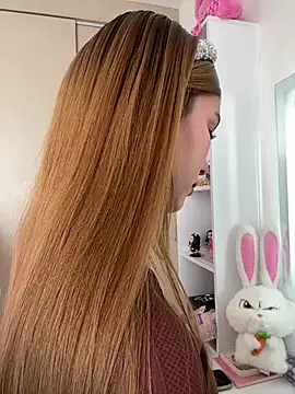 Snapshot of Nikii__ chatting on April 21, 3:39 pm Nikii online show from April 21, 3:39 pm