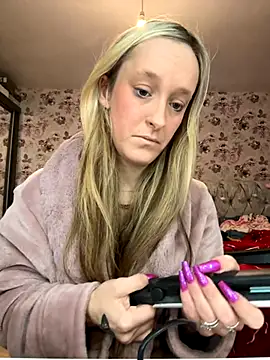 Snapshot of LucyRoseMae chatting on December 4, 1:09 pm LucyRoseMae online show from December 4, 1:09 pm