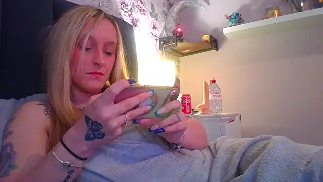 Snapshot of LucyRoseMae chatting on May 12, 5:43 pm LucyRoseMae online show from May 12, 5:43 pm