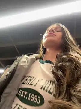 Isabella21  online show from February 12, 10:27 pm